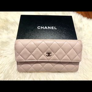 ❌❌SOLD❌❌Chanel classic bifold wallet
